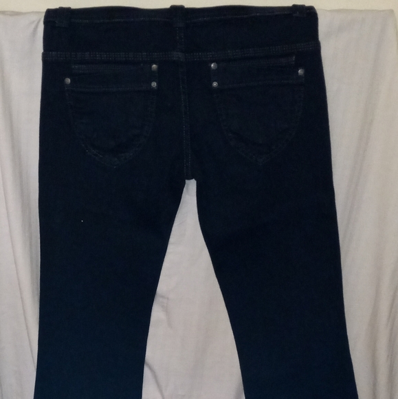 Karma Jeans.  Dark Wash, skinny flare, size 6.  Like new. - Picture 4 of 6
